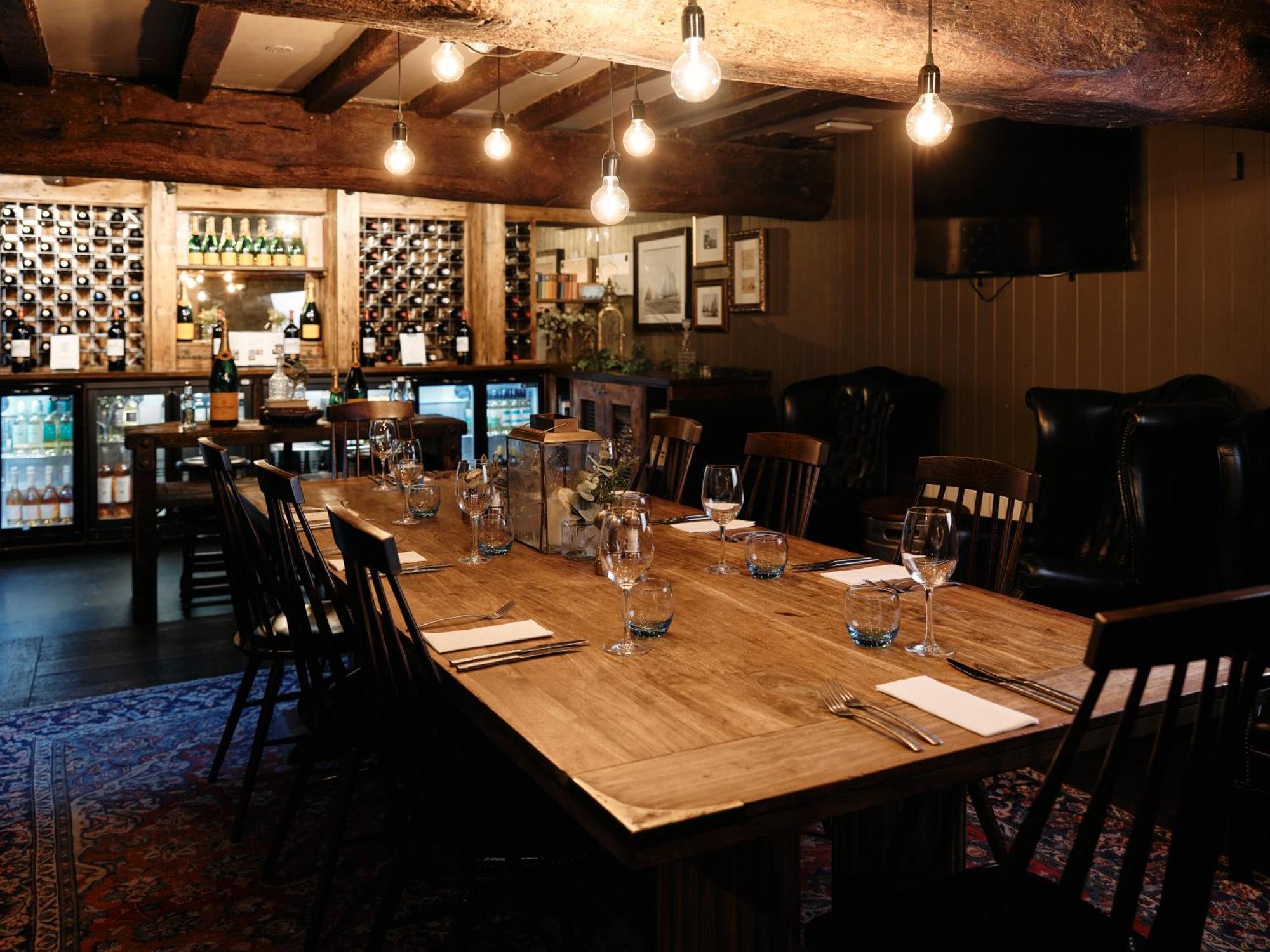 Old Court House Inn St Aubin Buitenkant foto